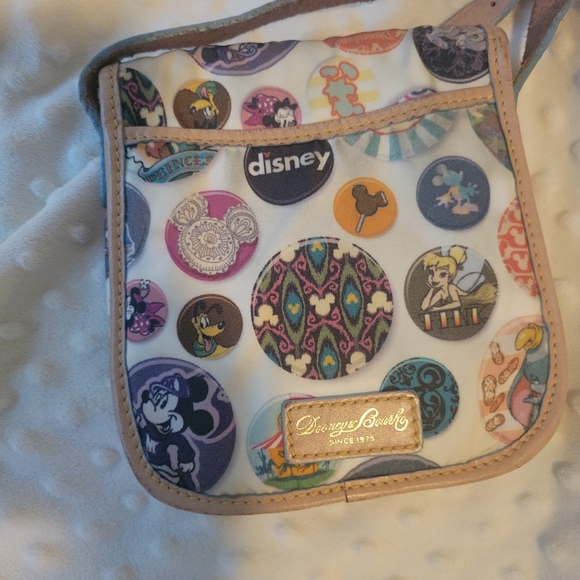 Disney Dooney & Bourke Button Crossbody Disney Parks Exclusive - Picture 4 of 12